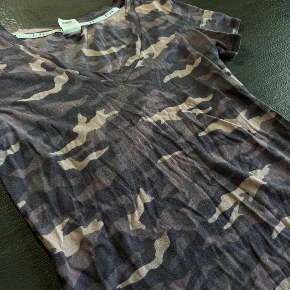 PINK VS Short Sleeve Taupe Tshirt XS Camo - Picture 3 of 8
